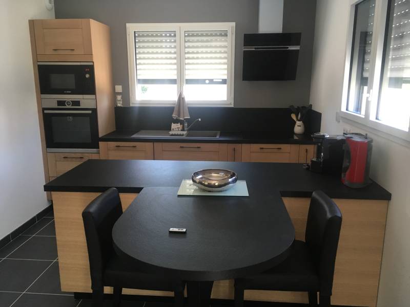 Pose de petite cuisine dans une maison neuve proche de Rouen