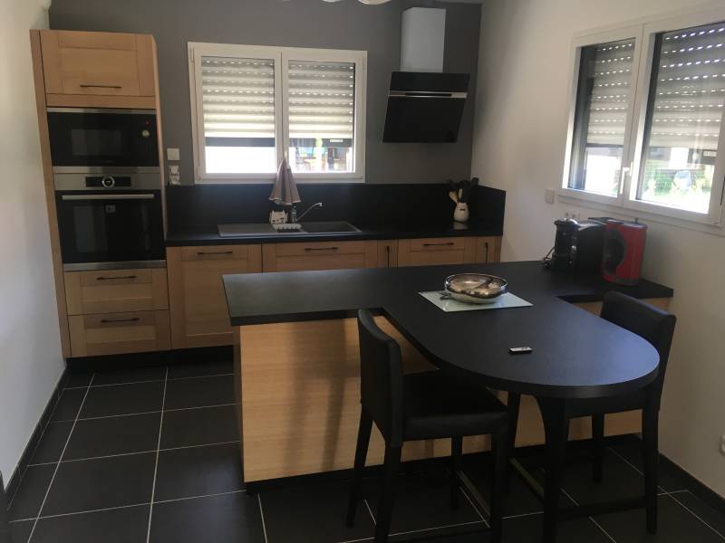 Pose de petite cuisine dans une maison neuve proche de Rouen