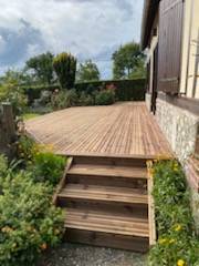 Faire poser une terrasse en bois par un professionnel proche de Barentin