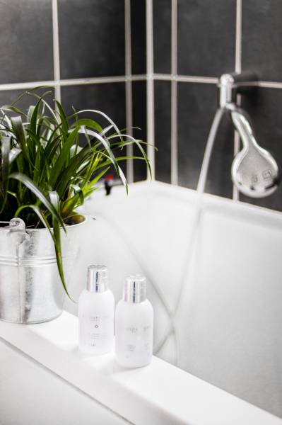Rénover sa salle de bain avec éclairage proche de Rouen