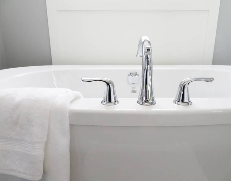 Refaire la robinetterie de sa salle de bain proche de Rouen