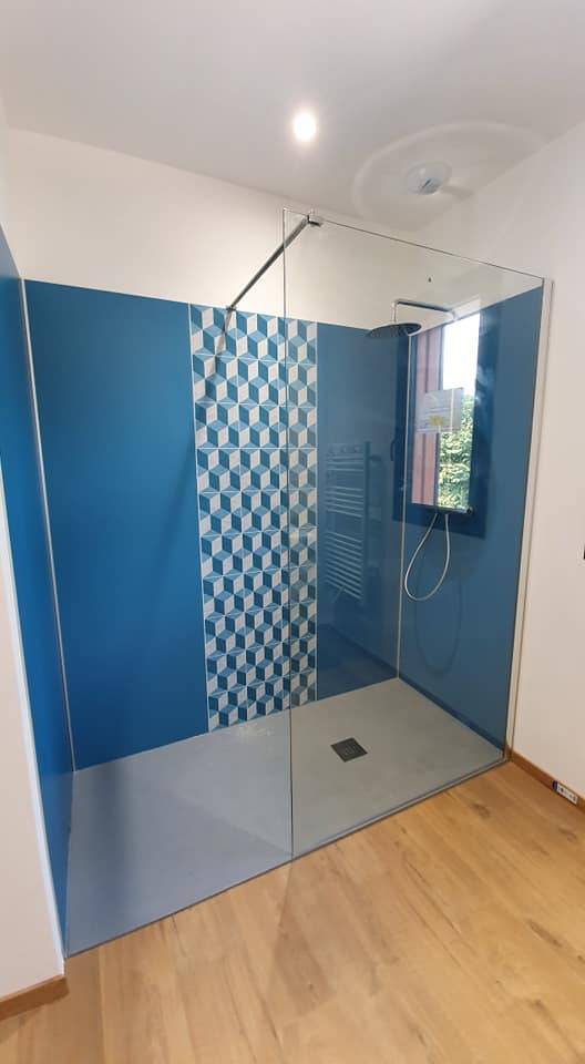 Réalisation d'une salle de bain bleue près de Barentin 76